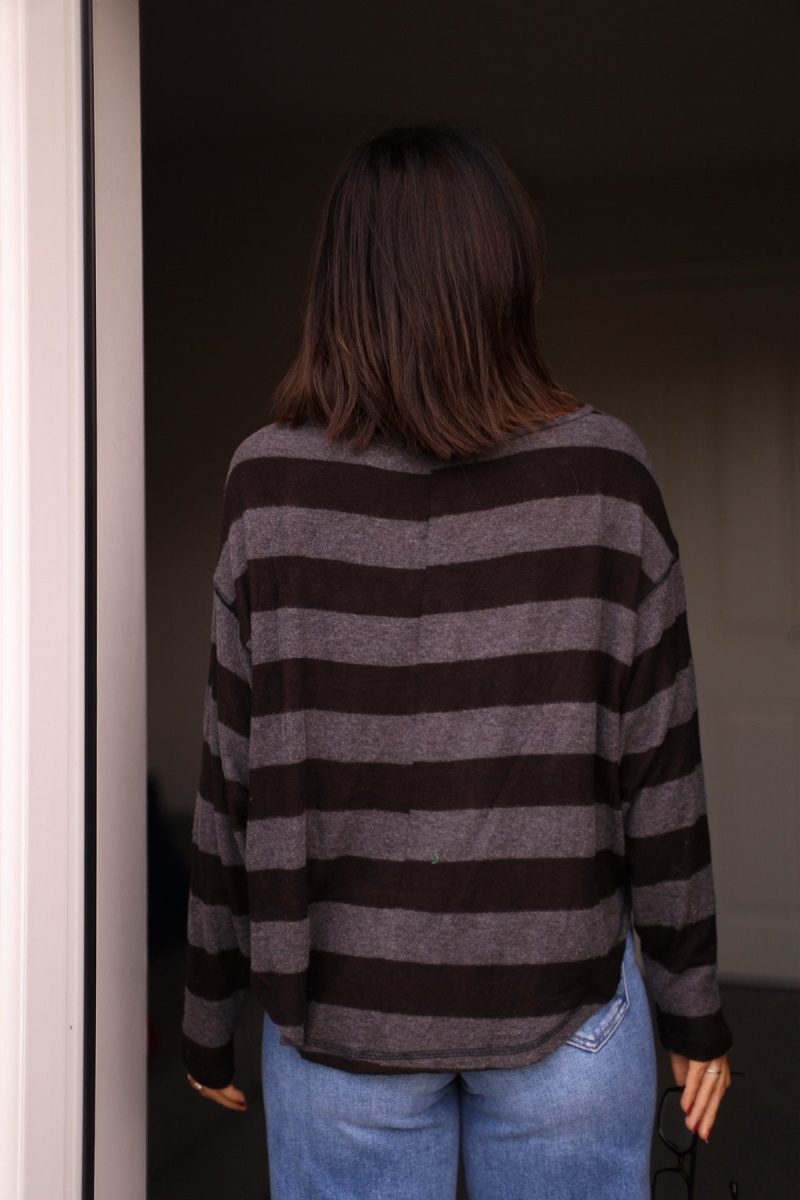 black and charcoal striped sweater 506771