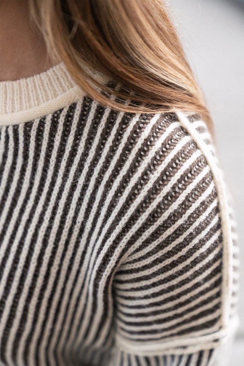 black striped seam detail sweater 513614