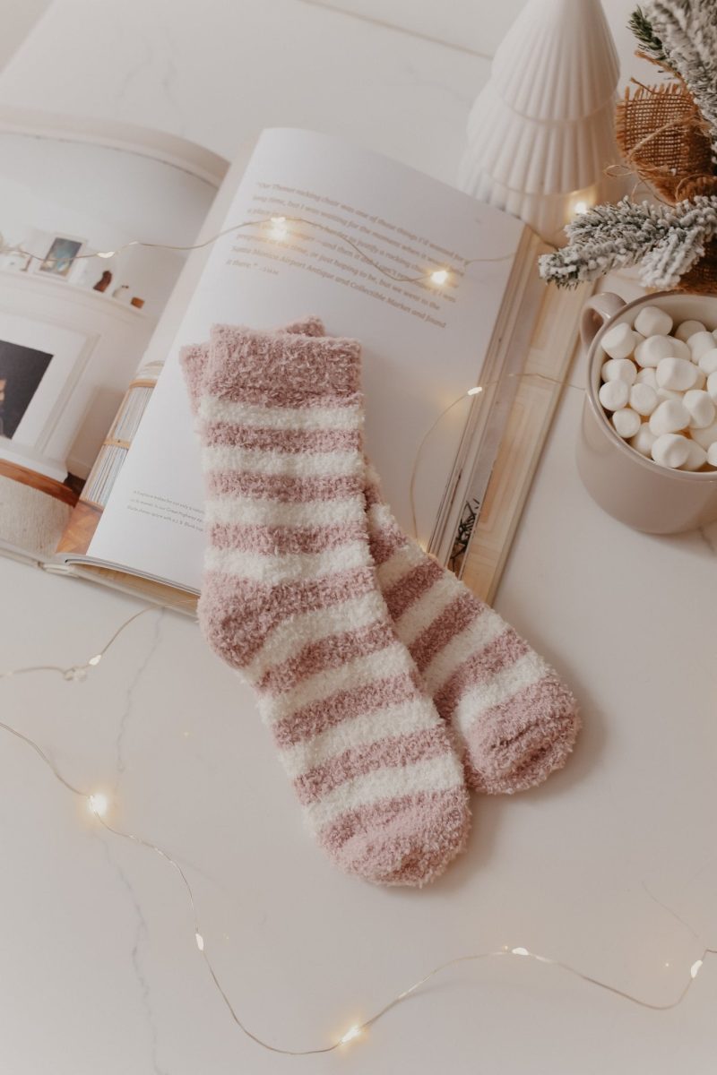 comfy cozy striped fuzzy socks pink 948821