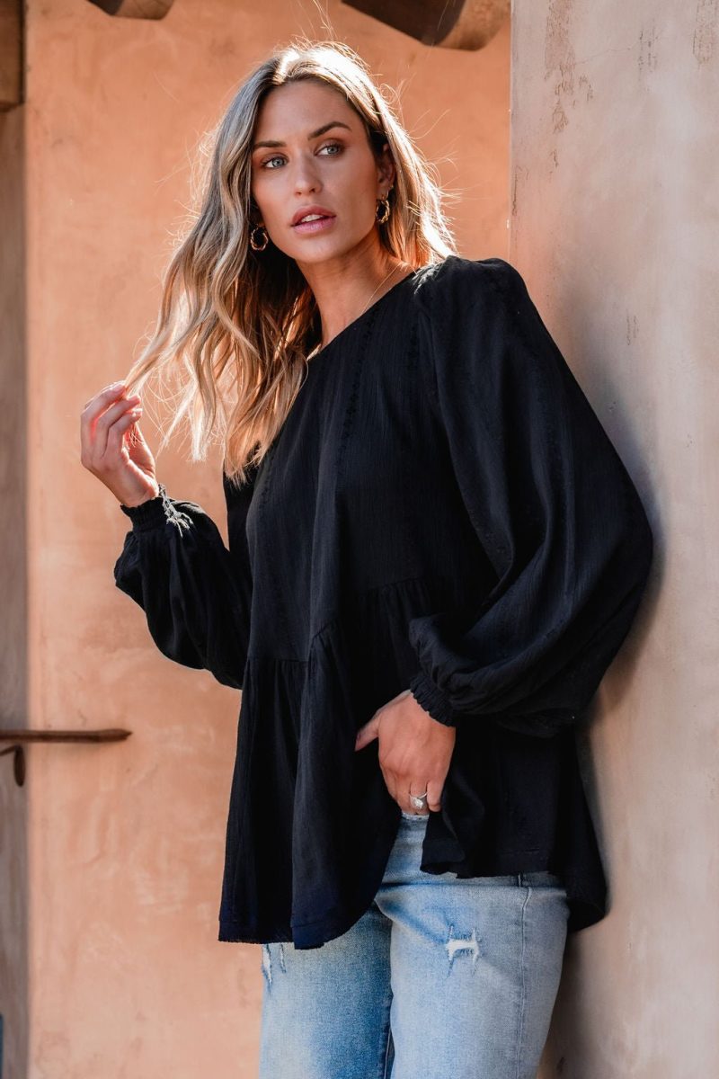 flowy black ruffled tunic 531672