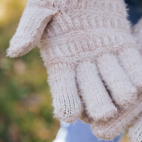 fuzzy cable knit smart touch gloves taupe 836009