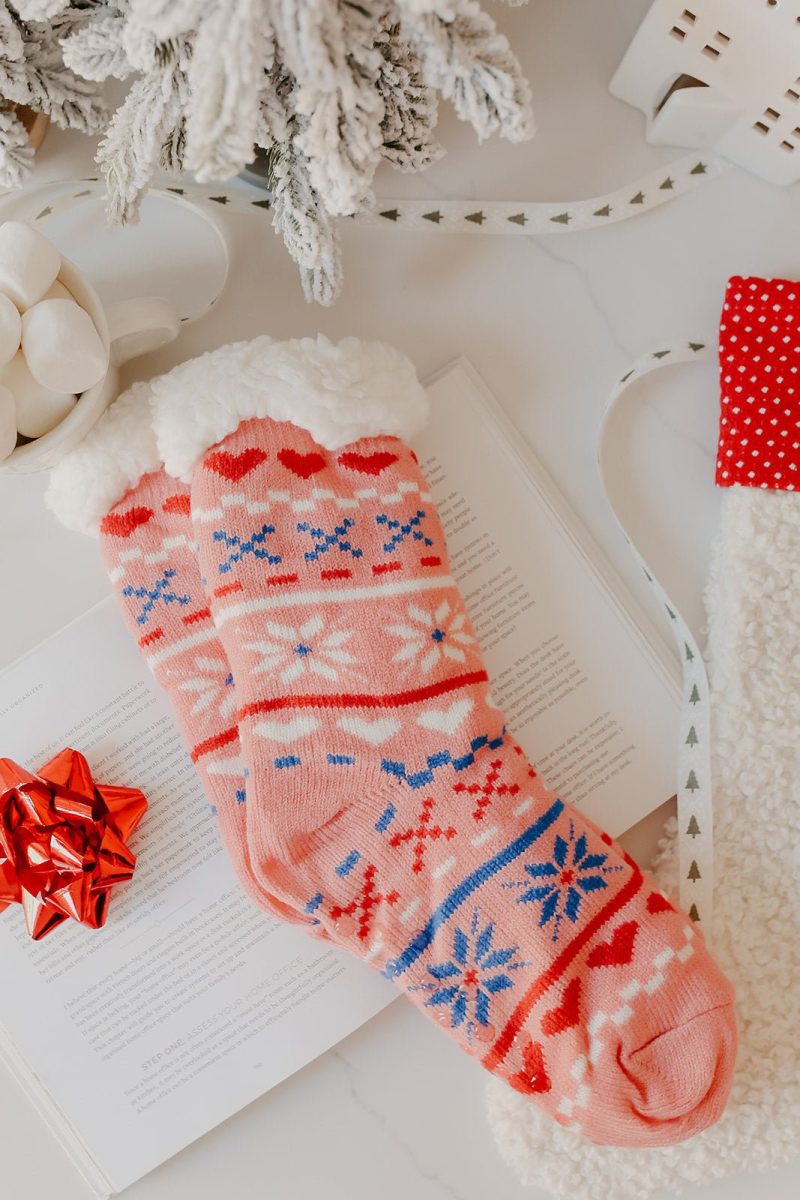 fuzzy pink snow print socks 836288