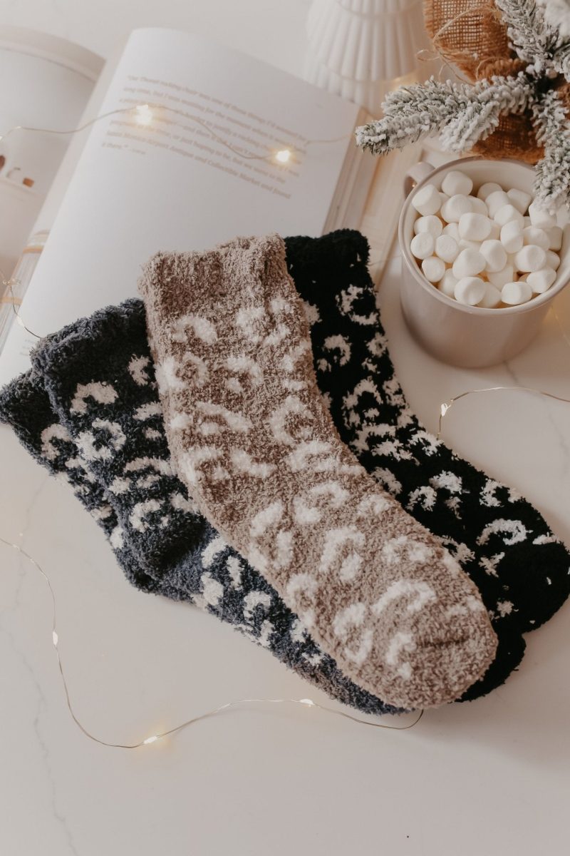 leopard print fuzzy crew socks charcoal 700719